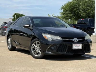 2015 Toyota Camry - Photo 2