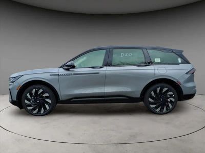 2025 Lincoln Nautilus — side profile view