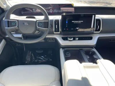 2026 Ford Expedition - Photo 4
