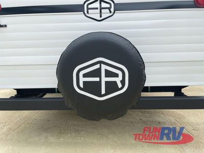 2025 Forest River RV Wildwood - Photo 17