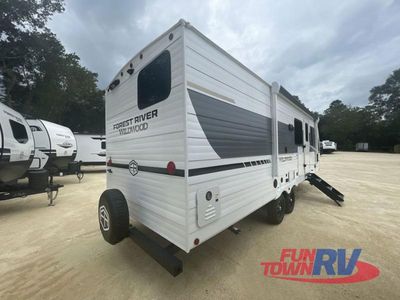 2025 Forest River RV Wildwood - Photo 6