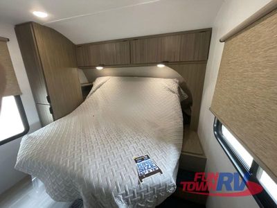 2025 Forest River RV Wildwood - Photo 36
