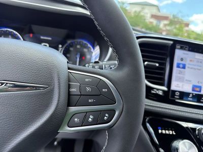 2026 Chrysler Pacifica — photo 15 view