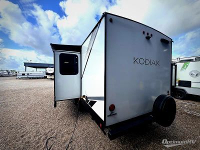2025 Dutchmen Kodiak — rear three-quarter view