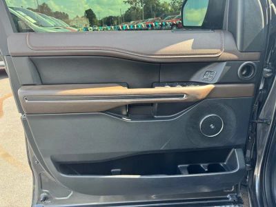 2020 Ford Expedition — side profile view