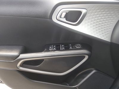 2024 Kia Soul — photo 18 view