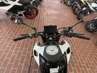 2025 CFMOTO 300NK - Photo 14