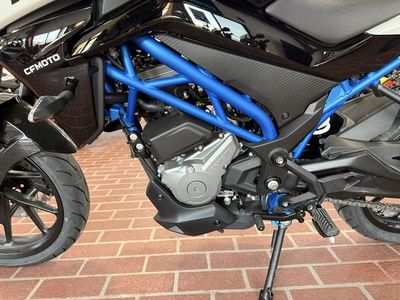 2025 CFMOTO 300NK - Photo 12