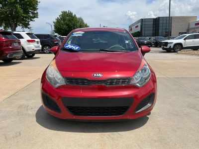 2013 Kia Rio — side profile view
