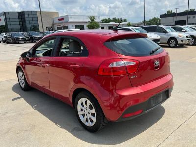 2013 Kia Rio — interior view