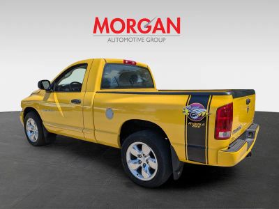 2005 Dodge Ram 1500 — engine compartment view