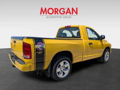 2005 Dodge Ram 1500 — interior view