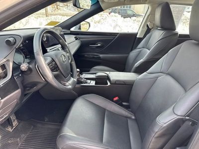 2022 Lexus ES 350 — photo 15 view