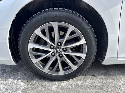 2022 Lexus ES 350 — photo 11 view
