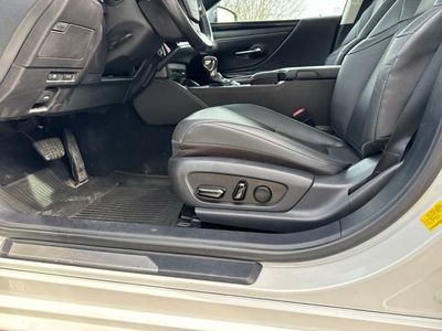 2022 Lexus ES 350 — photo 13 view