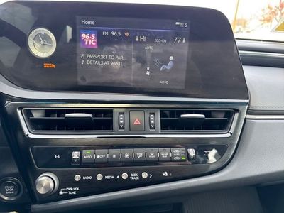 2022 Lexus ES 350 — photo 21 view
