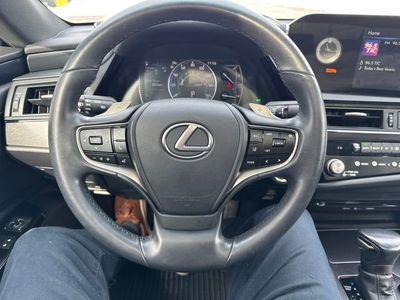 2022 Lexus ES 350 — photo 18 view