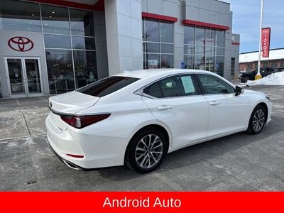 2022 Lexus ES 350 — interior view