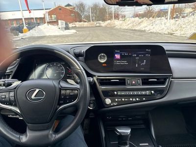 2022 Lexus ES 350 — photo 16 view