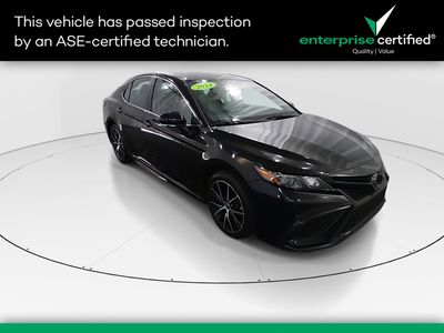 2024 Toyota Camry SE Auto — front three-quarter view