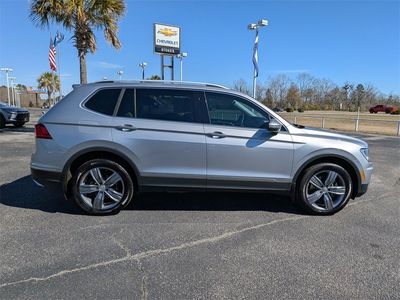 2020 Volkswagen Tiguan - Photo 2