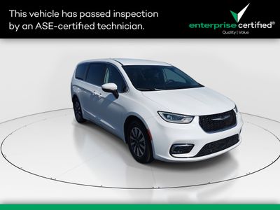 2023 Chrysler Pacifica Hybrid Touring L FWD — front three-quarter view