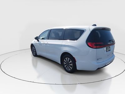 2023 Chrysler Pacifica — detail view