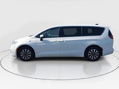 2023 Chrysler Pacifica — interior view