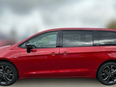 2026 Chrysler Pacifica — rear three-quarter view