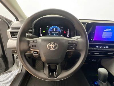2025 Toyota Camry — photo 15 view
