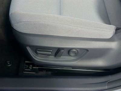 2025 Toyota Camry — photo 13 view