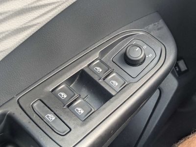 2023 Volkswagen Taos - Photo 28
