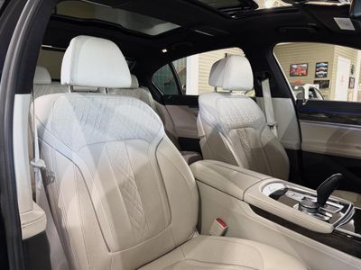 2019 BMW 7 Series - Photo 15