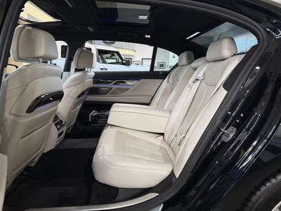 2019 BMW 7 Series - Photo 8