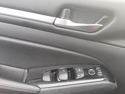 2024 Nissan Altima — photo 17 view