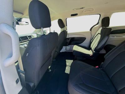 2023 Chrysler Voyager — photo 24 view