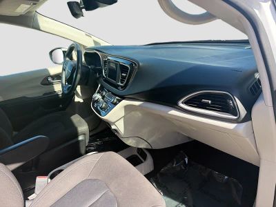 2023 Chrysler Voyager — photo 30 view