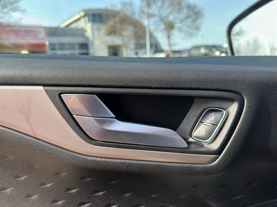 2020 Ford Escape - Photo 18