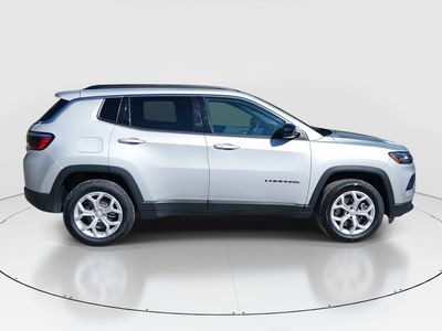 2024 Jeep Compass — photo 8 view