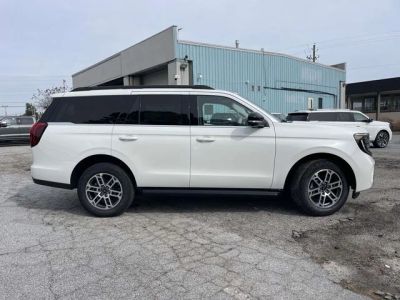 2026 Ford Expedition - Photo 2