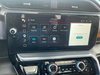 2025 GMC Sierra 2500HD — photo 11 view