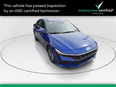 2024 Hyundai Elantra SEL IVT — front three-quarter view