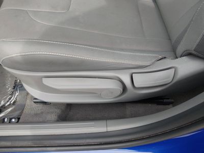 2024 Hyundai Elantra — photo 13 view