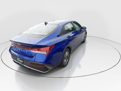 2024 Hyundai Elantra — photo 7 view