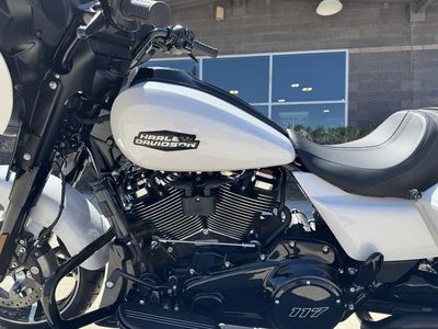 2025 Harley-Davidson FLHX - Street Glide - Photo 14