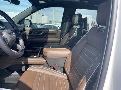 2025 GMC Yukon — photo 9 view