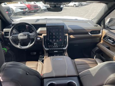 2025 GMC Yukon — photo 17 view
