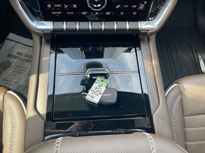 2025 GMC Yukon — photo 13 view