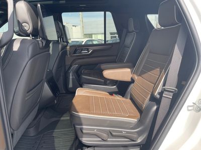 2025 GMC Yukon — photo 14 view