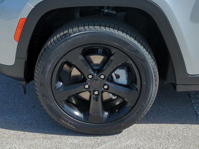 2025 Jeep Grand Cherokee - Photo 11